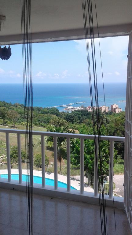 Csompo Bed And Breakfast Ocho Rios Buitenkant foto