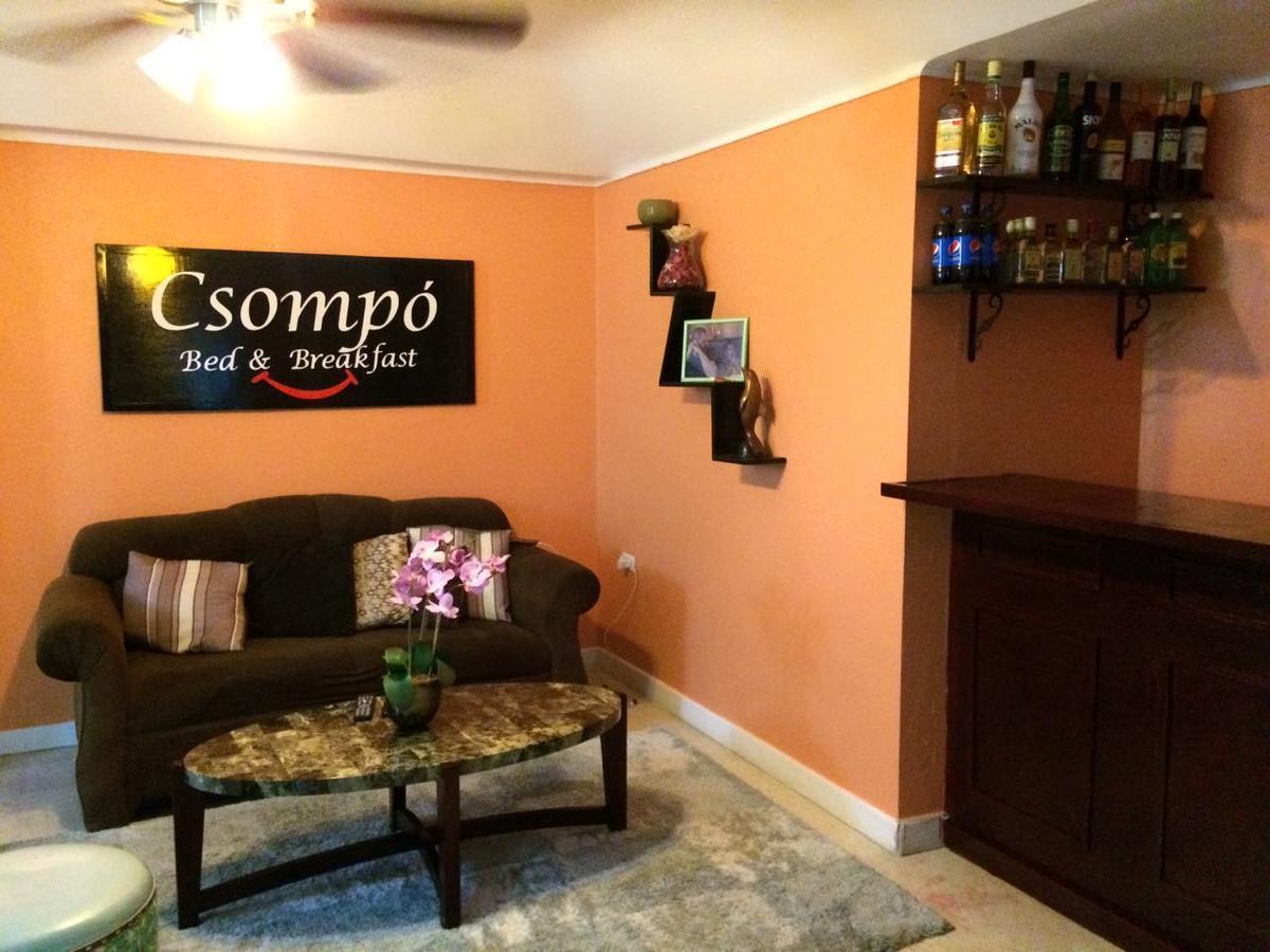 Csompo Bed And Breakfast Ocho Rios Buitenkant foto